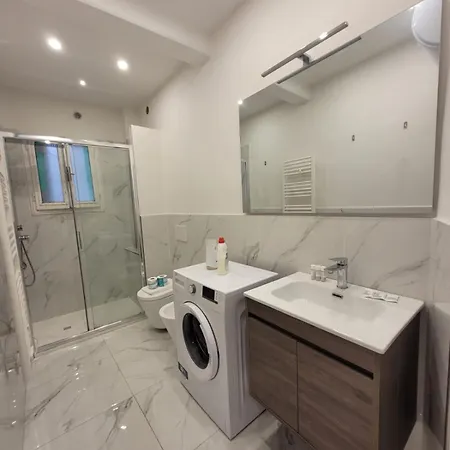 Spacious & Trendy 2br فلورنس