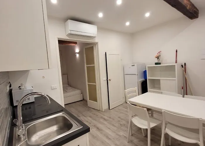 Spacious & Trendy 2br *
