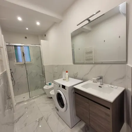 Spacious & Trendy 2br Apartment *